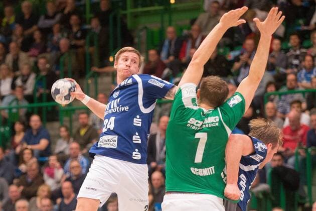 Linus Arnesson 24 Bergischer HC in the throw against Stefan Schmitt 7 DJK Rimpar Wolves Bergischer HC vs DJK Rimpar Wolves Handball 2 Handball Bundesliga 31 03 18 Wuppertal NRW Germany Uni Halle Copyright: xcdnx