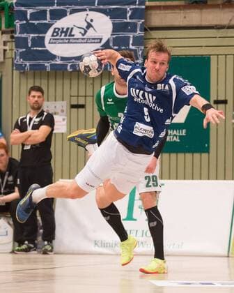 Max Darj 5 Bergischer HC at the throw Bergischer HC vs DJK Rimpar Wolves Handball 2 Handball Bundesliga 31 03 18 Wuppertal NRW Germany Uni Halle Copyright: xcdnx