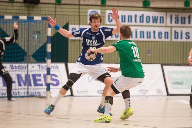 Steffen Kaufmann 18 DJK Rimpar Wolves in attack against Csaba Szücs 20 Bergischer HC Bergischer HC vs DJK Rimpar Wolves Handball 2 Handball Bundesliga 31 03 18 Wuppertal NRW Germany Uni Halle Copyright: xcdnx