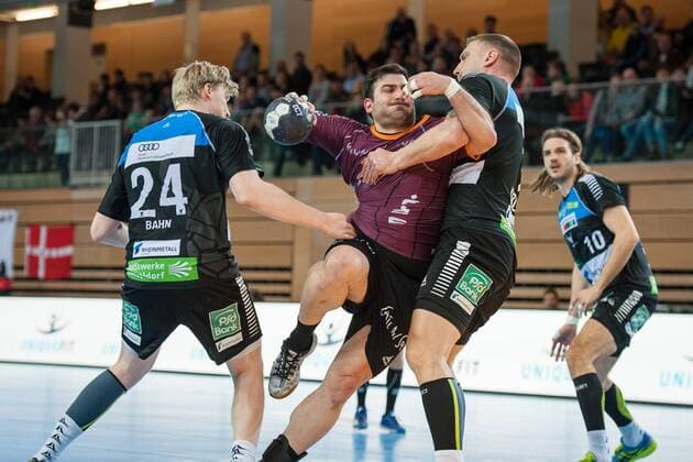 Niko Tzoufras Nr 23 Hildesheim looking for the way to the goal but is slowed down by Teo Coric Nr 18 Vikings left Thomas Bahn Nr 24 Vikings and right Heider Thomas Nr 10 Vikings HC Rhein Vikings vs Eintracht Hildesheim Handball 2 Bundesliga 31 03 18 Dusseldorf NRW Germany Castello Copyright: xcdn_nszx