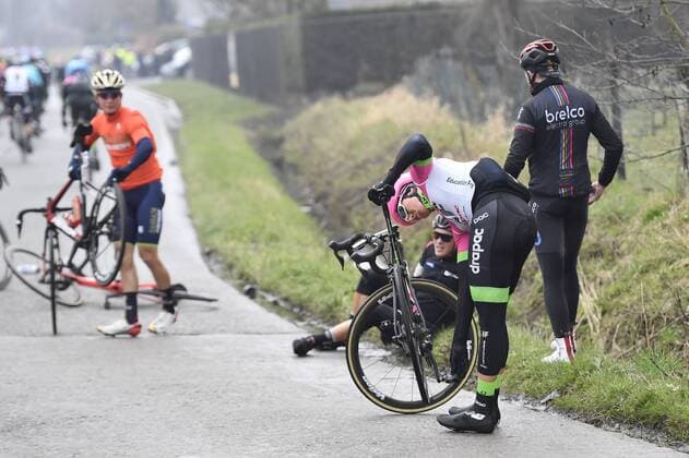 Belgian Sep Vanmarcke of EF Education First - Drapac Cannondale pictured after a fall in the 102nd edition of the Ronde van Vlaanderen - Tour des Flandres - Tour of Flanders one day cycling race, 264,7km from Antwerp to Oudenaarde, Sunday 01 April 2018. DIRKxWAEM  x05321944x