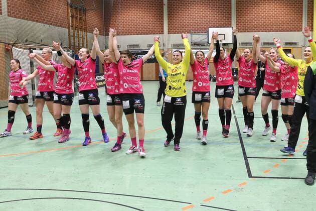 180331 BVB handball ladies vs TUS Metzingen season 2017 18 1 Bundesliga game 19 sports hall Wellinghoven Dortmund joy after the victory in Dortmund Dortmund Copyright: xEIBNER Wolfgang_Stummbilligx EP_EER