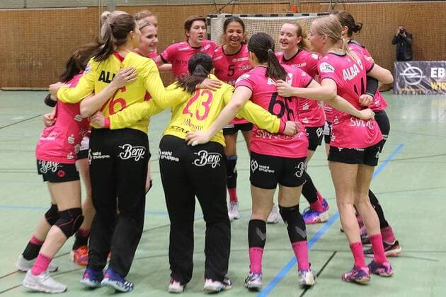 180331 BVB handball ladies vs TUS Metzingen season 2017 18 1 Bundesliga game 19 sports hall Wellinghoven Dortmund joy after the victory in Dortmund Dortmund Copyright: xEIBNER Wolfgang_Stummbilligx EP_EER