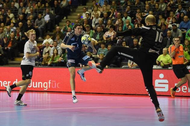 Handball Men EHF Cup Season 2017 18 Group B Füchse Berlin Lugi HF Alfred Jönsson No 18 Lugi HF Kevin Struck No 7 Füchse Berlin TW Oscar Jensen No 16 Lugi HF 01 04 18 Copyright: xMichaelxHundtx xMatthiasxKochx