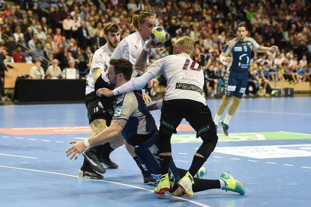 Handball Mens EHF Cup Season 2017 18 Group B Foxes Berlin Lugi HF Hampus Henningsson No 4 Lugi HF Johan Koch No 77 Füchse Berlin Hampus Jildenback No 10 Lugi HF 01 04 18 Copyright: xMichaelxHundtx xMatthiasxKochx