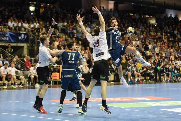 Handball Mens EHF Cup Season 2017 18 Group B Foxes Berlin Lugi HF Niclas Paradis No. 7 Lugi HF Johan Koch No. 77 Foxes Berlin Otto Lagerguist No. 19 Lugi HF Fabian Wiede No. 3 Foxes Berlin 01 04 18 Copyright: xMichaelxHundtx xMatthiasxKochx