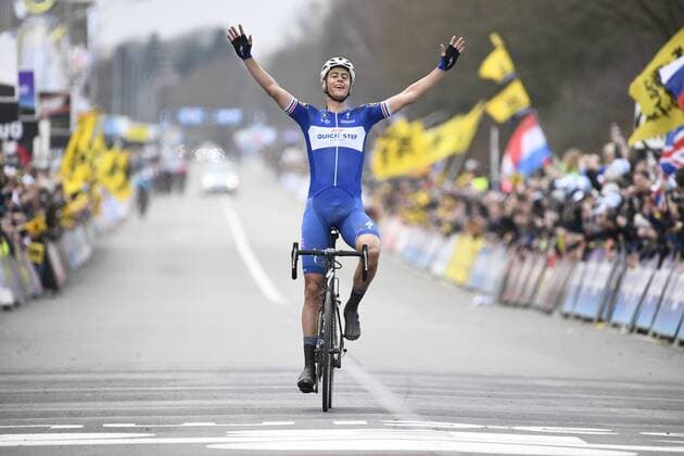Bilder des Tages - SPORT Dutch Niki Terpstra of Quick-Step Floors celebrates as he crosses the finish line to win the 102nd edition of the Ronde van Vlaanderen - Tour des Flandres - Tour of Flanders one day cycling race, 264,7km from Antwerp to Oudenaarde, Sunday 01 April 2018. YORICKxJANSENS  x05322168x
