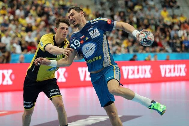 Filip Taleski RNL 28 Krzysztof Lijewski Kielce 19 Duel duel tackle tackling Dynamics Action Action Handball Champions League Rhein Neckar Löwen PGE Vive Kielce xozx