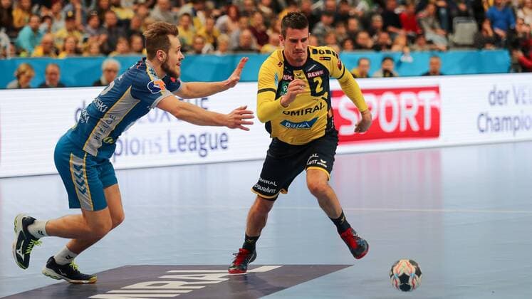 v left Mateusz Jachlewski Kielce 15 Andre Schmid Andy Schmid RNL 2 Action Action Game scene Handball Champions League Rhein Neckar Löwen PGE Vive Kielce xozx