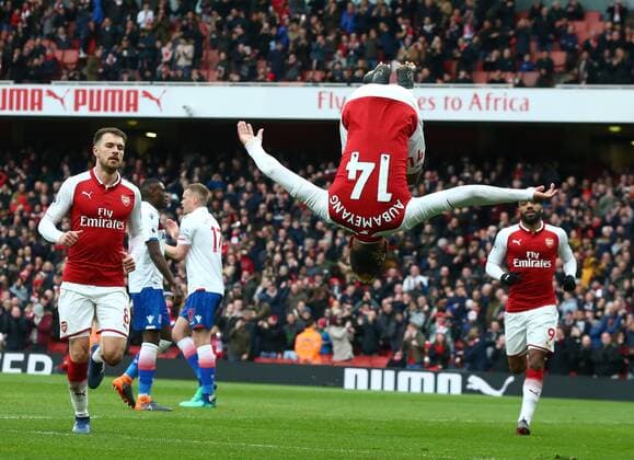 Themen der Woche - SPORT Bilder des Tages - SPORT April 1, 2018 - London, United Kingdom - Arsenal s Pierre-Emerick Aubameyang celebrates scoring his sides first goal .during English Premier League match between Arsenal against Stoke City at Emirates stadium, London England on 01 April 2018. Arsenal v Stoke City - Premier League  - ZUMAn230 20180401_zaa_n230_358 Copyright: xKieranxGalvinx