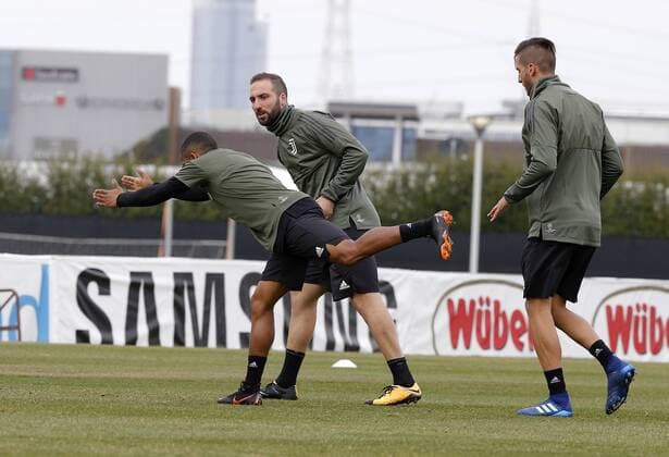 Entrenamiento de la Juventus. En la imagen, Higuain. Juventus training session. In this picture, Higuain. 