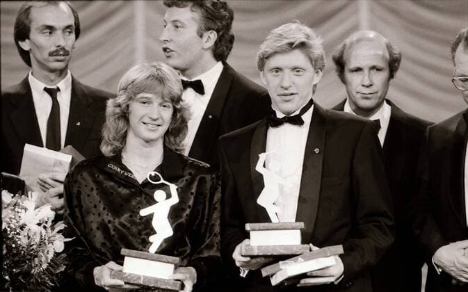 BAU 17 12 1986 Baden Baden Honoring Sportsman of the Year v l Steffi Graf and Boris Becker with their awards