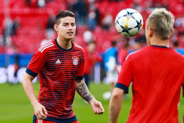 3rd April 2018, Ramon Sanchez Pizjuan, Seville, Spain; UEFA Champions League football, quarter final 1st leg, Sevilla versus Bayern Munich; James Rodriguez of Bayern Munich warms up  ActionPlus12008098