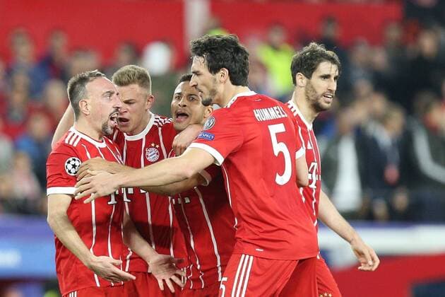 Franck Ribery 7 Bayern Munich Joshua Kimmich 32 Bayern Munich Thiago Alcantara 6 Bayern Munich Mats Hummels 5 FC Bayern Munich to equalize 1 1 Sevilla FC vs Bayern Munich Muenchen Quarter-Finals Champions League 03 04 2018 Sevilla Sevilla Spain Copyright: xkolbert-press ChristianxKolbertx