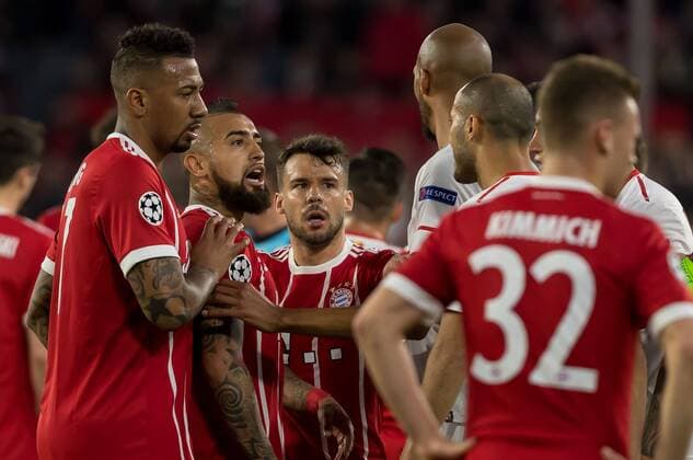 Spain Sevilla 03 04 2018 UEFA Champions League 2017 18 Season Quarter finals First leg Sevilla FC Bayern Munich Arturo Erasmo Vidal FCB Guido Pizarro FCs clash DeFodi048