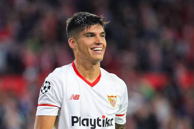 3rd April 2018, Ramon Sanchez Pizjuan, Seville, Spain; UEFA Champions League football, quarter final 1st leg, Sevilla versus Bayern Munich; Tucu Correa of Sevilla FC smiles during the match  ActionPlus12008147