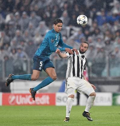 Gonzalo Higuain Juve, Raphael Varane Real. Torino 03-04-2018 Stadium Champions League 2017 2018 Round of 8 Juventus - Real Madrid Foto Andrea Staccioli Insidefoto andreaxstaccioli