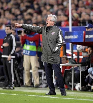 03 04 2018 Football UEFA Champions League 2017 2018 Quarter Finals FC Sevilla FC Bayern Munich in the Ramon Sanchez Pizjuan Sevilla Spain Coach Jupp Heynckes Bayern Munich gives instructions