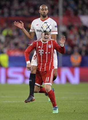 03 04 2018 Football UEFA Champions League 2017 2018 Quarter-finals FC Sevilla FC Bayern Munich at the Ramon Sanchez Pizjuan Sevilla Spain hi Steven N Zonzi Sevilla FC against James Rodriguez FC Bayern Munich
