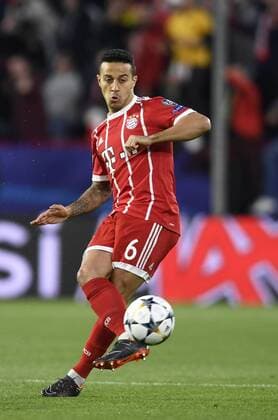 Sevilla; SPAIN-APRIL 03: Thiago Alcantaral of Bayern Munich during the Champions League match between Sevilla FC v Bayern Munich at the Sanchez Pizjuan stadium on April 03th; 2018 in Sevilla Spain (PHOTO by Cristobal Duenas  xx xx