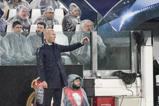 April 3, 2018 - Turin, Italy - Real Madrid coach Zinedine Zidane during the Uefa Champions League Round of 16 football match JUVENTUS - REAL MADRID on 03 04 2018 at the Allianz Stadium in Turin, Italy. Juventus v Real Madrid - UEFA Champions League Quarter Final Leg One  - ZUMAn230 20180403_zaa_n230_436 Copyright: xMatteoxBottanellix