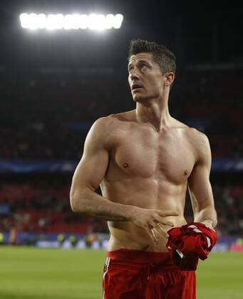 Partido de ida de cuartos de final de la Liga de Campeones entre la Sevilla y el Bayern. En la imagen, Lewandowski.Champions League quarterfinals first leg match between Sevilla and Bayern. In this picture, Lewandowski. 