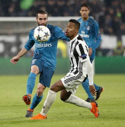 Partido de ida de cuartos de final de la Liga de Campeones entre la Juventus y el Real Madrid. En la imagen, Carvajal y Sandro. Champions League quarterfinals first leg match between Juventus and Real Madrid. In this picture, Carvajal and Sandro. 