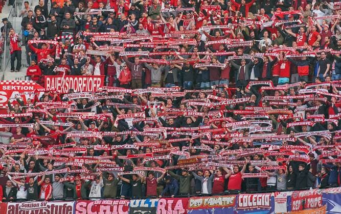Fan Fans Football Fans supporters spectators Spectator Jacket Cowl Vest Fan Belt Scarfs Fanbals Mask Disguise Flag Flag Club Colors Club Flag Fan Flag Club Flag Fan Flag Pan Flange Sea Choreography Transparent Show Presentation Message Communication Fan Choreography Fankurve FC SEVILLA FC BAVARIA MUENCHEN 1 2 Quarterfinal First Leg Soccer UEFA Champions League Sevilla Spain 03 04 2018 CL Season 2017 2018 FCB