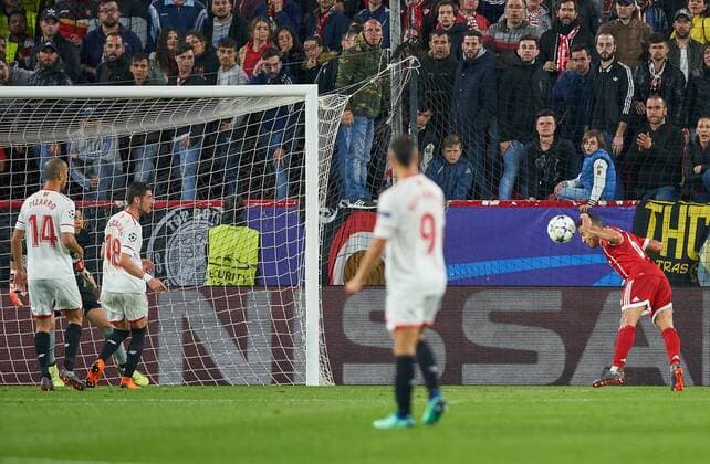 Thiago ALCANTARA FCB 6 Shot on goal scored the gate to 1 2 FC SEVILLA FC BAVARIA MUENCHEN 1 2 Quarter-finals First leg Football UEFA Champions League Sevilla Spain 03 04 2018 CL Season 2017 2018 FCB