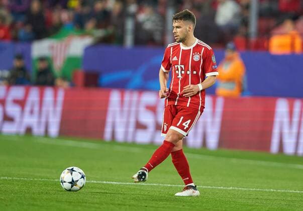 Juan BERNAT FCB 18 Single Action with Ball Full-length Cut Out Single Shot High Angle Action Full Body Single Shot Action Ball Taking Ball Treatment FC SEVILLA FC BAVARIA MUENCHEN 1 2 Quarterfinal First Leg Soccer UEFA Champions League Sevilla Spain 03 04 2018 CL Season 2017 2018 FCB