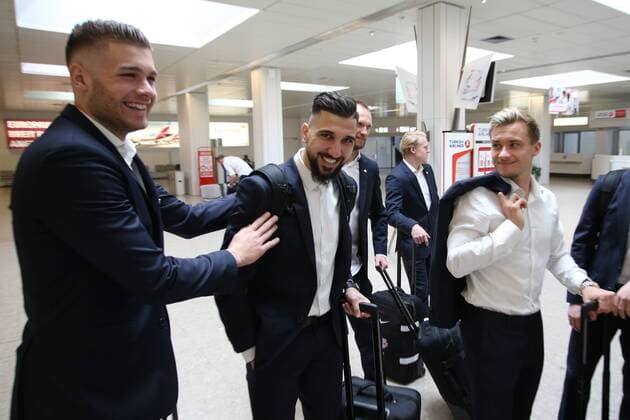 SOCCER - EL, Lazio vs RBS SALZBURG,AUSTRIA,04.APR.18 - SOCCER - UEFA Europa League, quarterfinal, SS Lazio vs Red Bull Salzburg, departure from Salzburg airport. Image shows Duje Caleta-Car, Munas Dabbur and Fredrik Gulbrandsen (RBS). GEPAxpictures xMathiasxMandl