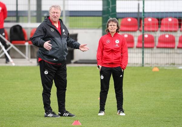 DFB Women National Team Training Leipzig 04 04 2018 RBL Training Center Football BR Germany GER Women National Team Training Im Bild Interim Trainer Horst Hrubesch DFB National Coach Women and Co Trainer Ulrike Ballweg GER