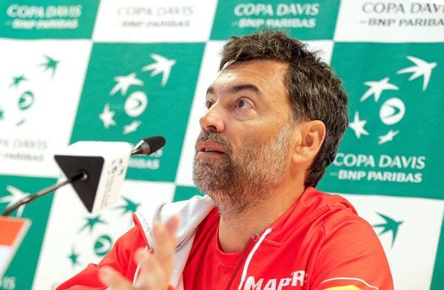 Captain of the Spanish Davis Cup team, Sergi Bruguera, addresses a press conference PK Pressekonferenz in Valencia, Spain, 04 April 2018. The Davis Cup qualifying round between Spain and Germany will be held from 06 to 08 April. Sergi Bruguera presser !ACHTUNG: NUR REDAKTIONELLE NUTZUNG!  Copyright: xMANUELxBRUQUEx GRAF5670 20180404-636584481065462341