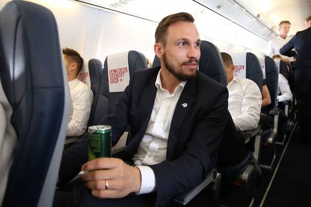 SOCCER - EL, Lazio vs RBS ROME,ITALY,04.APR.18 - SOCCER - UEFA Europa League, quarterfinal, SS Lazio vs Red Bull Salzburg, arrival at Rome airport. Image shows Andreas Ulmer (RBS). GEPAxpictures xMathiasxMandl