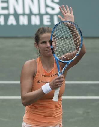 April 4,2018: Julia Goerges (GER) defeated Kristie Ahn (USA) 2-6, 6-4, 7-6, at the Volvo Car Open being played at Family Circle Tennis Center in Charleston, South Carolina. Â© Tennisclix Cal Media TENNIS 2018: Volvo Car Open APRIL 04 - ZUMAc04_ 20180404_zaf_c04_001 Copyright: xLesliexBillmanx