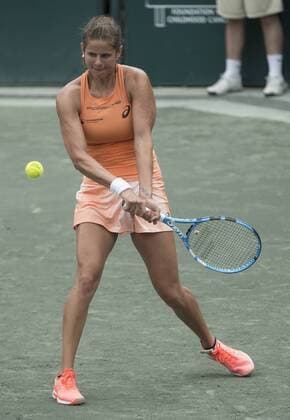 April 4,2018: Julia Goerges (GER) defeated Kristie Ahn (USA) 2-6, 6-4, 7-6, at the Volvo Car Open being played at Family Circle Tennis Center in Charleston, South Carolina. Â© Tennisclix Cal Media TENNIS 2018: Volvo Car Open APRIL 04 - ZUMAc04_ 20180404_zaf_c04_006 Copyright: xLesliexBillmanx