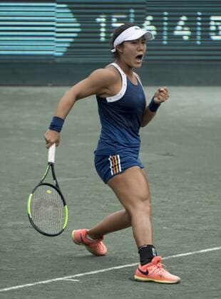 April 4,2018: Kristie Ahn (USA) loses to Julia Goerges (GER) 2-6, 6-4, 7-6, at the Volvo Car Open being played at Family Circle Tennis Center in Charleston, South Carolina. Â© Tennisclix CSM TENNIS 2018: Volvo Car Open APRIL 04 - ZUMAc04_ 20180404_zaf_c04_013 Copyright: xLesliexBillmanx