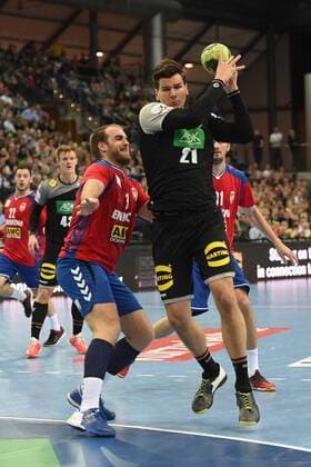 Handball Men International in Leipzig Season 2017 18 Germany Serbia Zivan Pesic Nr 13 Serbia Erik Schmidt Nr 21 Germany 04 04 18 Copyright: xMichaelxHundtx xMatthiasxKochx