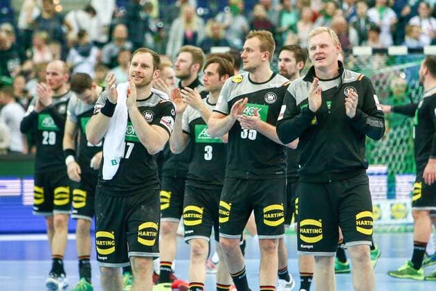 Germany Serbia Handball Leipzig 04 04 2018 Arena Leipzig Handball Internationals Men Germany Serbia 26 19 12 7 Pictured v l Steffen Weinhold 17 Germany Uwe Gensheimer 3 Germany Julius Kühn Kuehn 35 Germany and Patrick Wiencek 7 Germany after the match