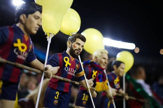 4th April 2018, Camp Nou, Barcelona, Spain; UEFA Champions League football, quarter final 1st leg, Barcelona versus AS Roma; Toys of Gerard Pique and other players of FC Barcelona Barca with the yellow ribbon in protest for the political prisoners  ActionPlus12008398