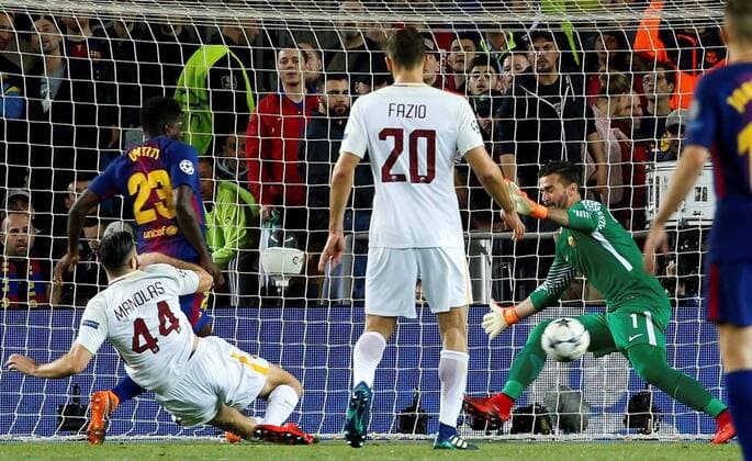 Roma s Kostas Manolas (L) scores an own goal during the UEFA Champions League quarter-final first leg match between FC Barcelona Barca and AS Roma at the Camp Nou stadium in Barcelona, Spain, 04 April 2018. FC Barcelona vs. AS Roma !ACHTUNG: NUR REDAKTIONELLE NUTZUNG!  Copyright: xEnricxFontcubertax BCN16 20180404-636584780032216809