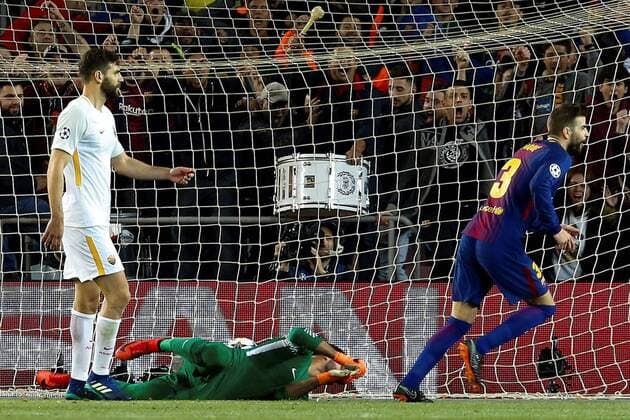 Barcelona s Pique jubilates a goal during the UEFA Champions League quarter-final first leg match between FC Barcelona Barca and AS Roma at the Camp Nou stadium in Barcelona, Spain, 04 April 2018. FC Barcelona vs. AS Roma !ACHTUNG: NUR REDAKTIONELLE NUTZUNG!  Copyright: xEnricxFontcubertax BCN17 20180404-636584780046279483
