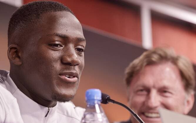 Football Europa League 2017 18 Press Conference before RB Leipzig Olympique Marseille 04 04 2018 Game on 05 04 2018 RBL Defender Ibrahima Konaté li and RB Coach Ralph Hasenhüttl laughing Leipzig Saxony Germany