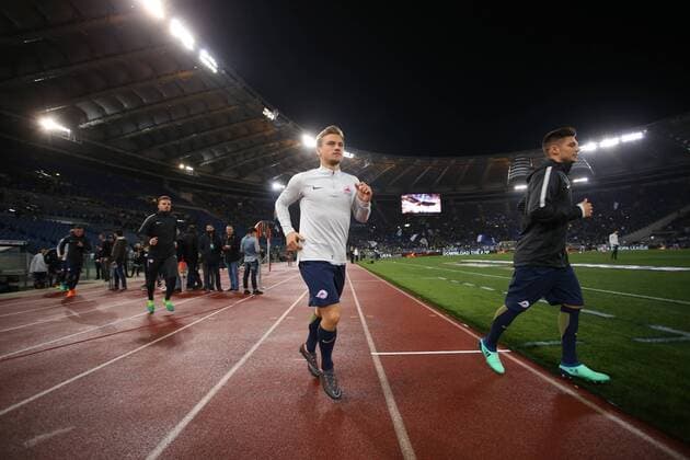 SOCCER - EL, Lazio vs RBS ROME,ITALY,05.APR.18 - SOCCER - UEFA Europa League, quarterfinal, SS Lazio vs Red Bull Salzburg. Image shows Fredrik Gulbrandsen and Patrick Farkas (RBS). GEPAxpictures xMathiasxMandl