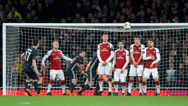 Aleksandr Golovin of CSKA Moscow scores the equalising goal from a free kick during the UEFA Europa League QF 1st leg match between Arsenal and CSKA Moscow at the Emirates Stadium, London, England on 5 April 2018. Copyright: xAndrewxAleksiejczukx PMI-1949-0013
