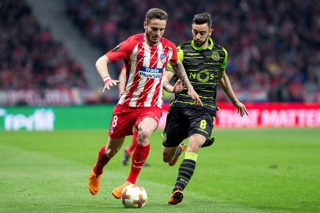 Atletico de Madrid s Saul Niguez (L) vies for the ball with Sporting Lisboa s Bruno Fernandes during the UEFA Champions League quarter-final first leg match between Atletico de Madrid and Sporting Lisboa at the Wanda Metropolitano stadium in Madrid, Spain, 05 April 2018. Atletico de Madrid vs. Sporting Lisboa !ACHTUNG: NUR REDAKTIONELLE NUTZUNG!  Copyright: xRodrigoxJimenezx MAD04 20180405-636585622728758758