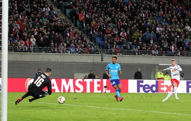 GER Europa League quarter-finals RasenBallsport Leipzig vs Besiktas 05 04 18 Leipzig Red Bull Arena GER season 2017 2018 UEFA Europa League quarter-final RasenBallsport Leipzig vs Olympique Marseille in the picture Timo Werner Leipzig scores the goal for goalkeeper Yohann Pele Marseille powerless