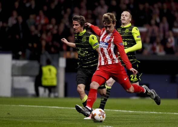 Antoine Griezmann of Atletico de Madrid scores a goal a goal during the UEFA Europe League 2017 18 quarter finals, first leg match between Atletico de Madrid and Sporting Portugal, at Wanda Metropolitano Stadium in Madrid on April 5, 2018. (Photo by Guille Martinez Cordon Press)  xGuillexMartinezx xEuropaxLeaguex2017 18:xAtleticoxdexMadridxvsxSportingxPortugalx