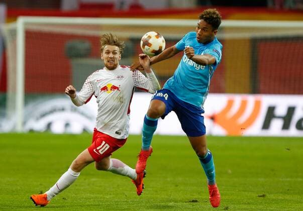 05 04 2018 xtgx Football UEFA Europa League RB Leipzig Olympique Marseille Empor Forsberg Leipzig 10 Boubacar Kamara Olympique Marseille 4 duel fight tackle Leipzig
