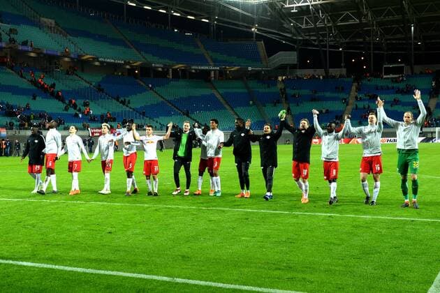 Football mens season 2017 2018 Europa League quarter-finals first leg RB Leipzig Olympique Marseille cheering after the final whistle the team of RB Leipzig celebrates with the fans 05 04 2018 Copyright: xMatthiasxKochx